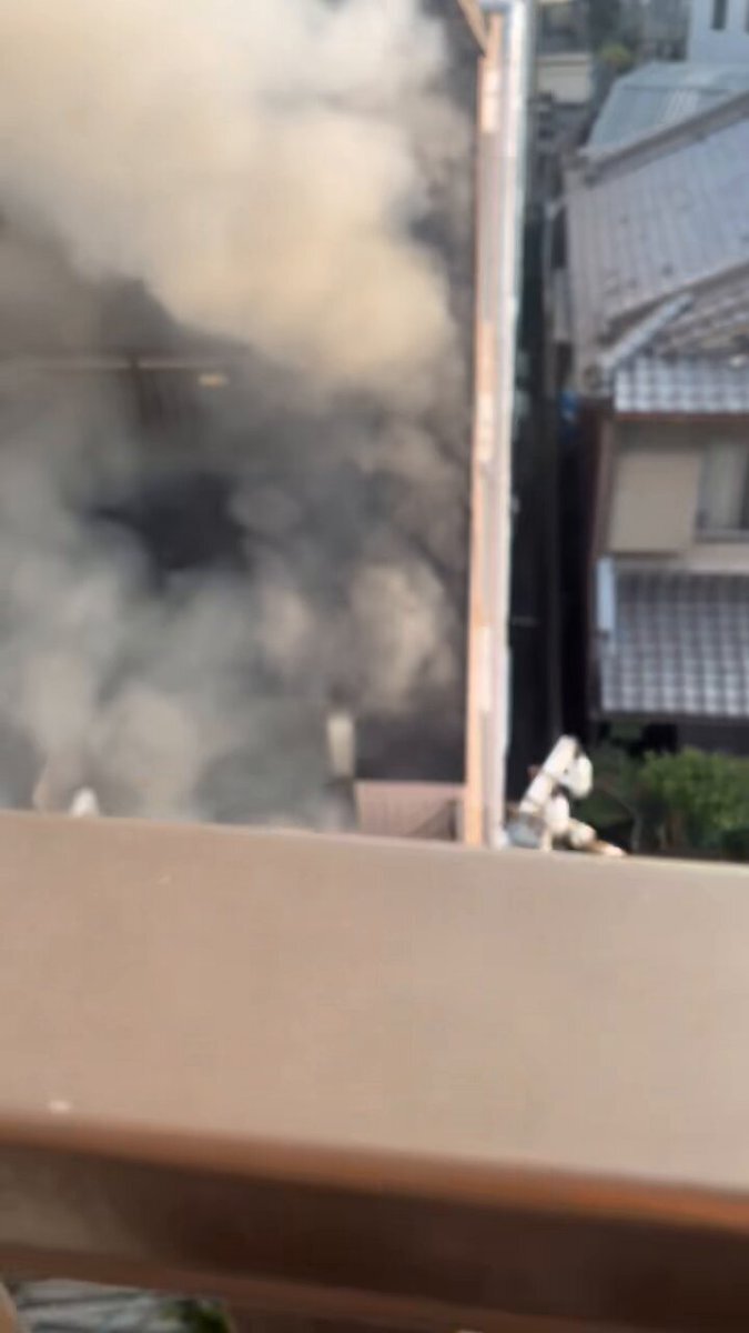 大阪でゆで卵火災、消防士蹴り落とされ怪我