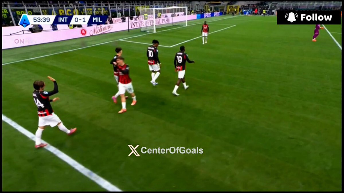 ゾマーのセーブに疑問の声も！ミランがインテルに先制