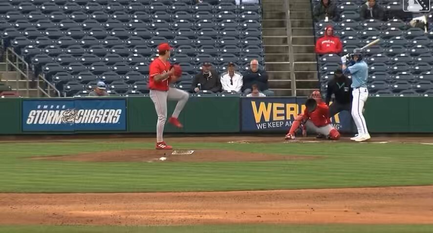 阪神タイガース、新外国人カム・デバニーはどんな選手？