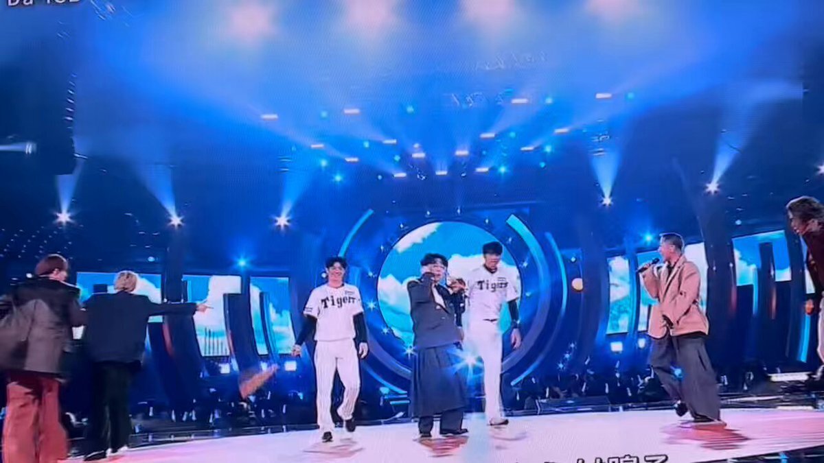 阪神タイガースの中野拓夢選手と才木浩人選手、ベストヒット歌謡祭でどんな姿を見せた？