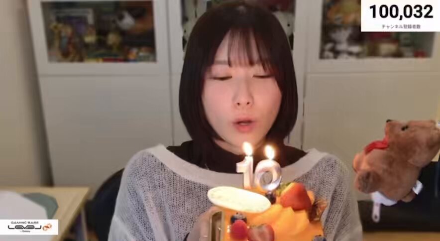 丹生明里のYouTubeチャンネル「にぶちゃんねる」、登録者10万人突破！