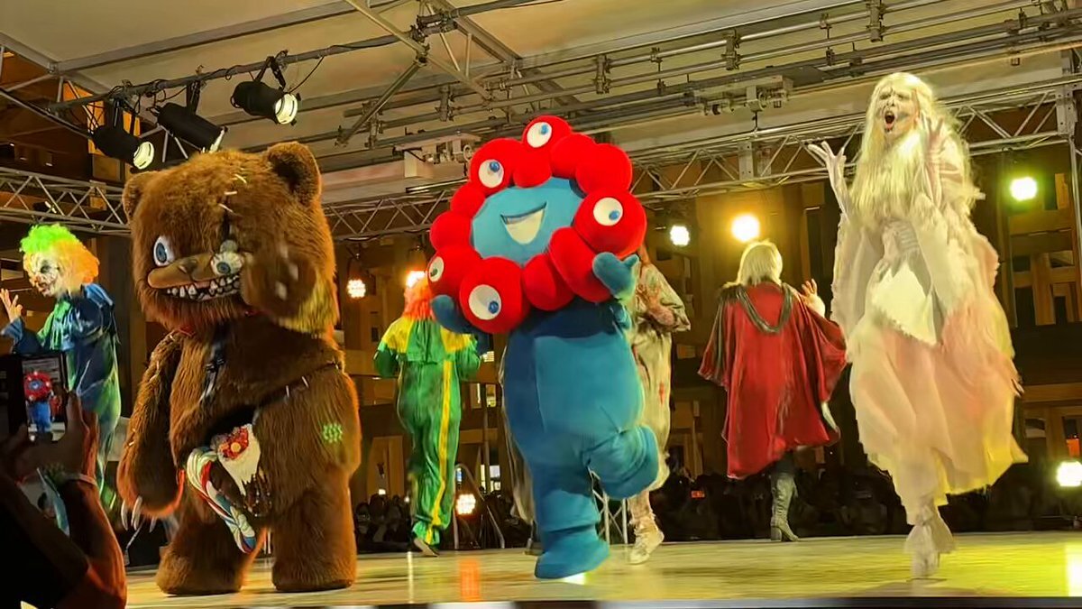 【新品】2025年新作USJ ユニバ ハミクマパンク ベスト コスプレレザー調 新品】2025年新作USJ ユニバ ハミクマパンク ベスト コスプレ