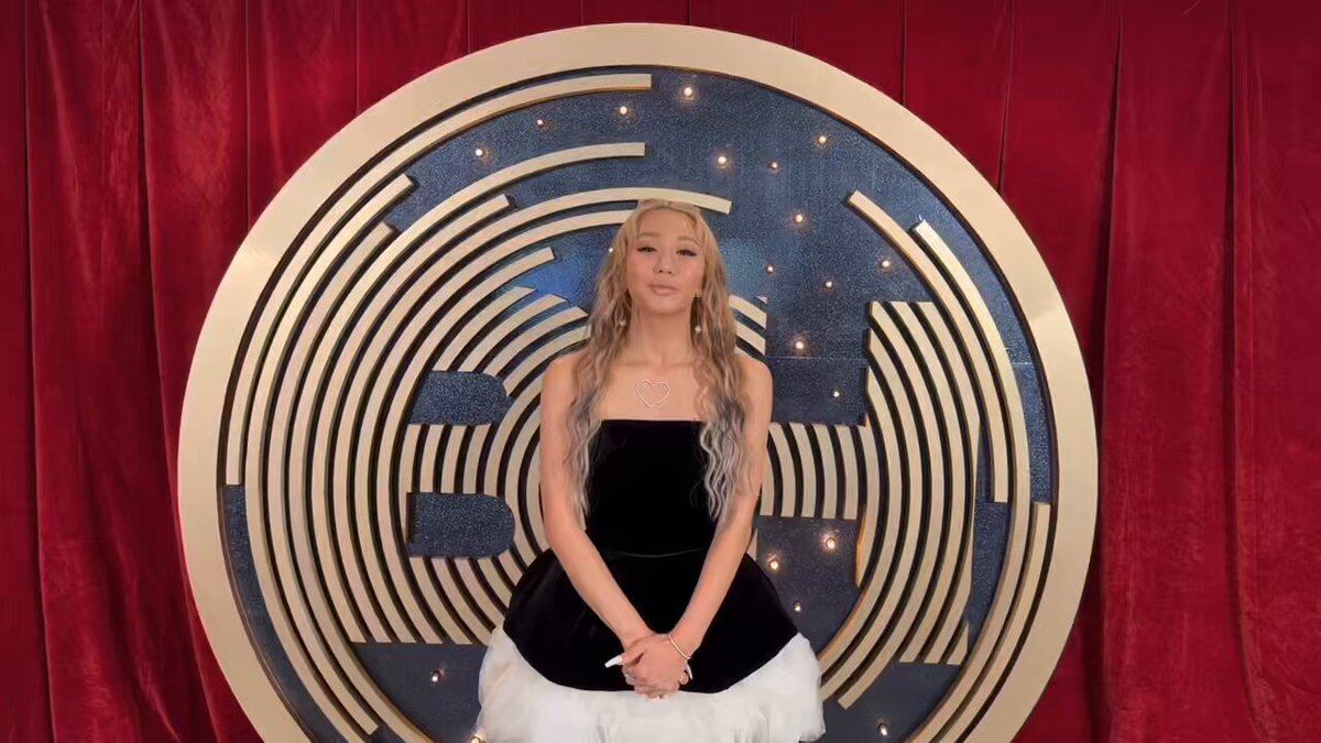 倖田來未、ベストヒット歌謡祭で「恋のつぼみ」披露！