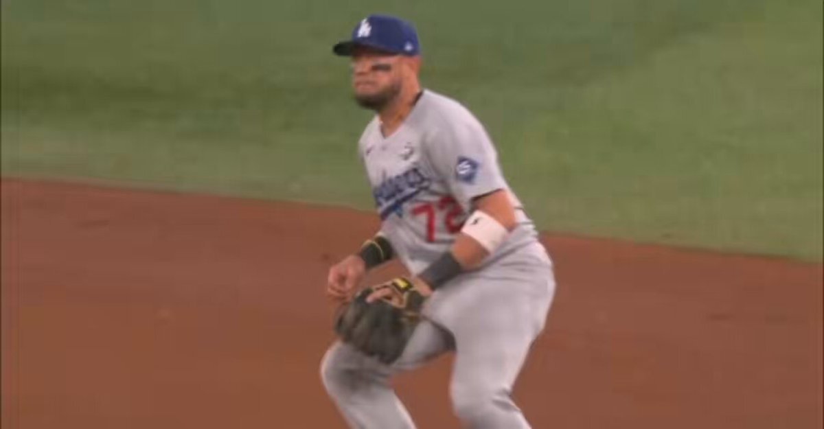 ロハスの驚異的な守備、ベアハンドキャッチとは？