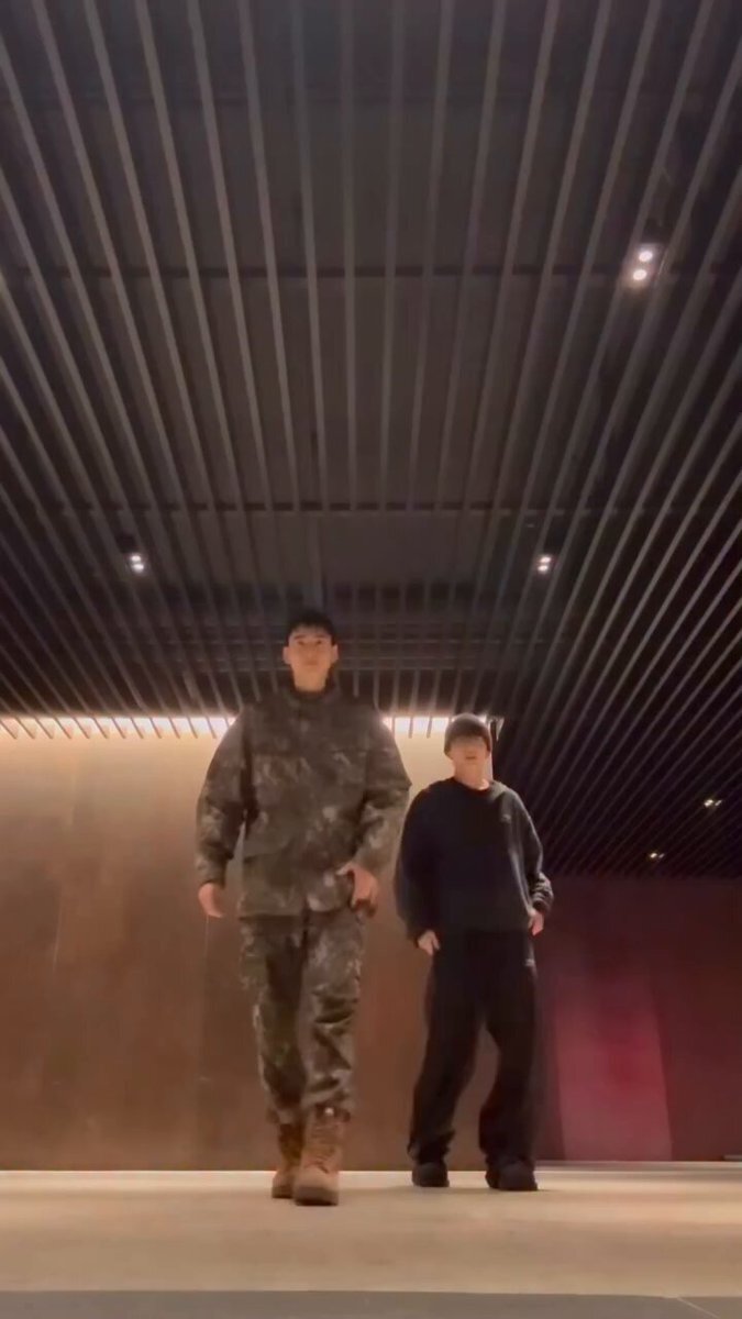 ジョングク＆ウヌ、軍服姿で「SATURDAY PREACHER」ダンスチャレンジにファン歓喜